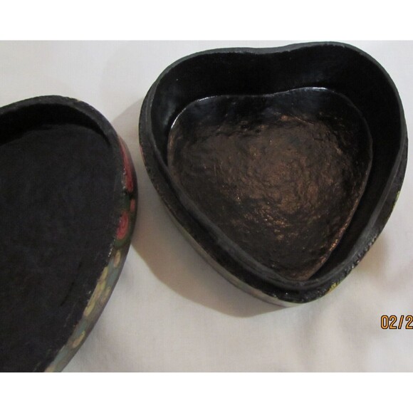Vintage Heart Shaped Trinket Box, Paper Mache' Floral made in India black red - Picture 7 of 7